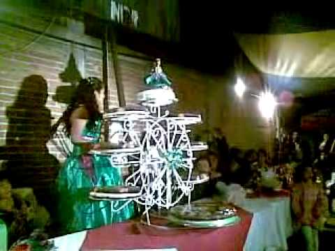 Pastel de los XV años lily - YouTube