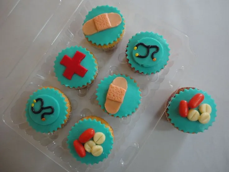 Cupcakes decorados para un doctor #medico #enfermera #nurse ... Cupcakes decorados para un doctor #medico #enfermera #nurse ...