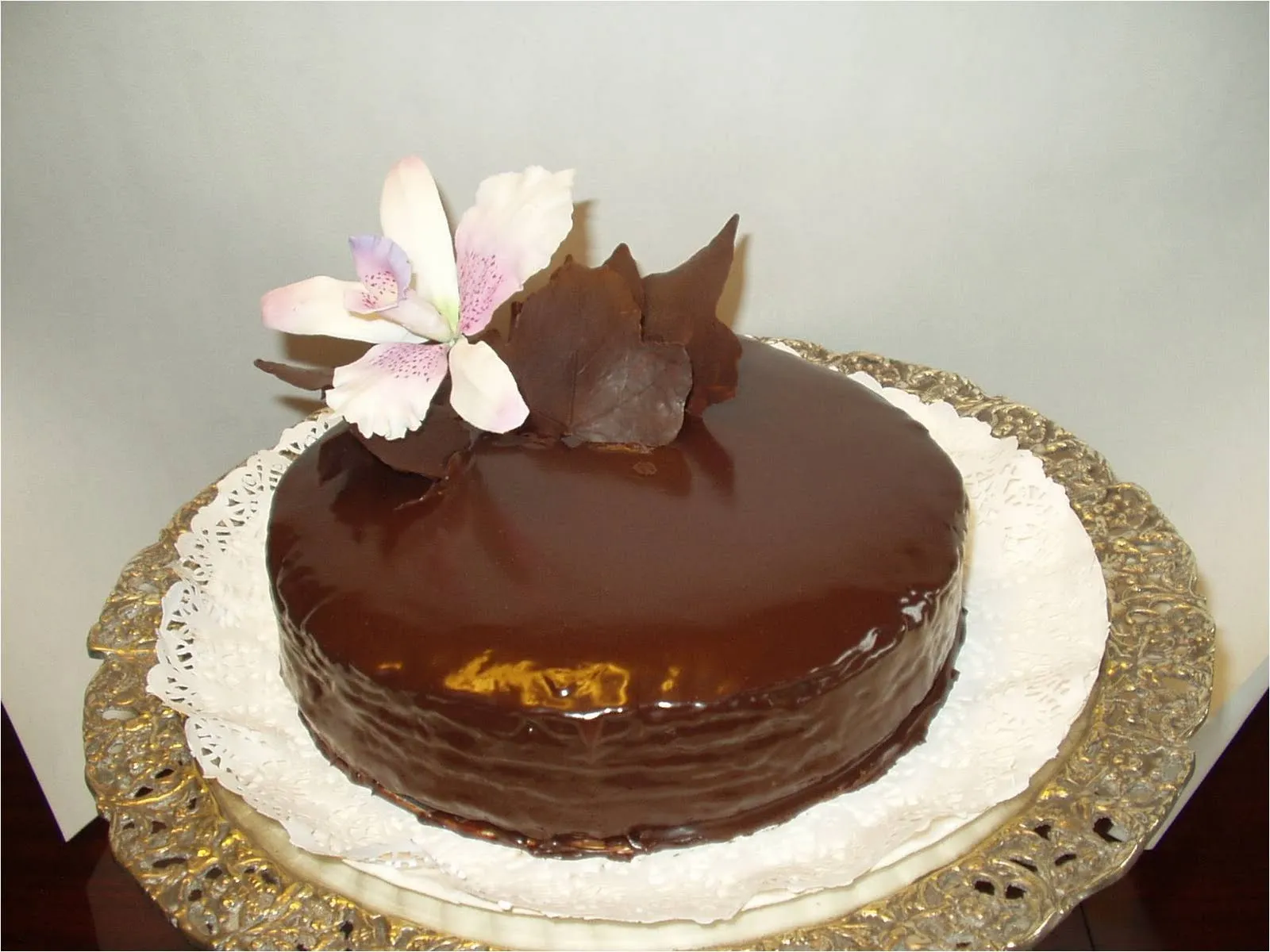 Pastelería Fina a Pedido: Torta de cumpleaños para adultos Pastelería Fina a Pedido: Torta de cumpleaños para adultos