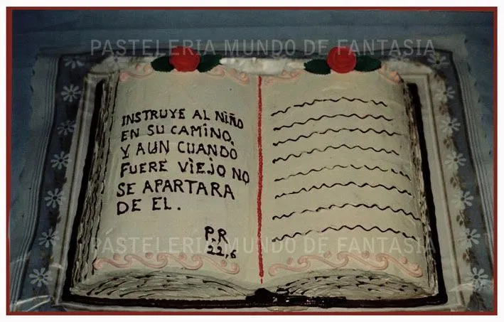 PASTELERIA MUNDO DE FANTASIA: Pastel en forma de biblia PASTELERIA MUNDO DE FANTASIA: Pastel en forma de biblia
