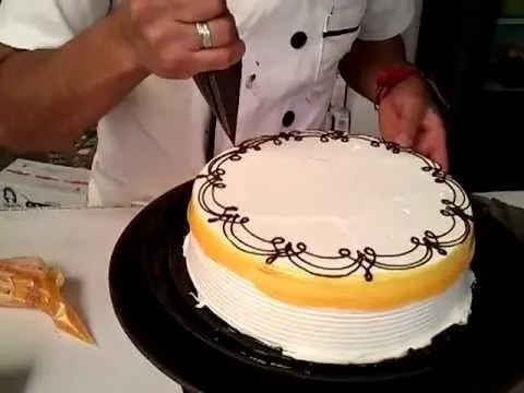 Como hacer pasteles decorado con glit amarillo - YouTube