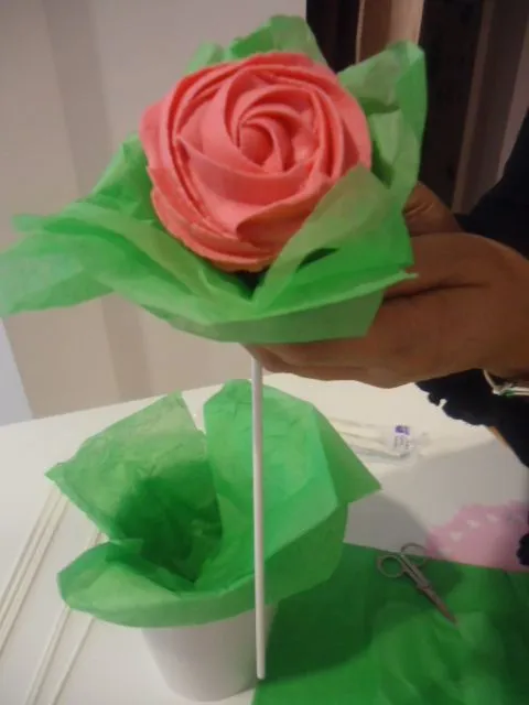 PASTELES DE ENSUEÑO: Paso a paso Ramo de cupcakes. PASTELES DE ENSUEÑO: Paso a paso Ramo de cupcakes.