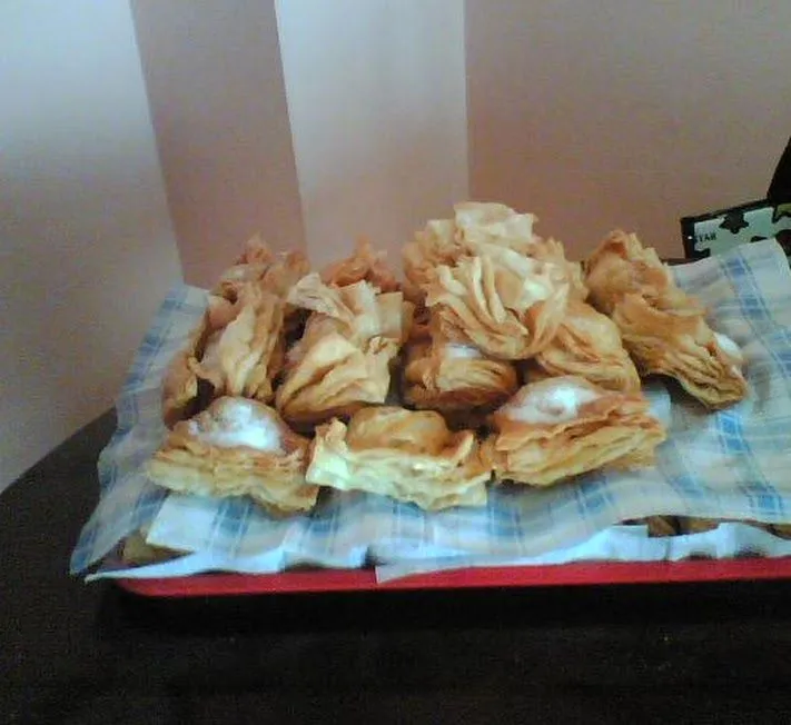 PASTELES FRITOS HOJALDRADOS | hay un pelo en la sopa