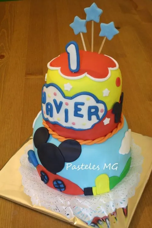 Pasteles MG: Tarta La Casa de Mickey Mouse (y Cupcakes a juego). Pasteles MG: Tarta La Casa de Mickey Mouse (y Cupcakes a juego).