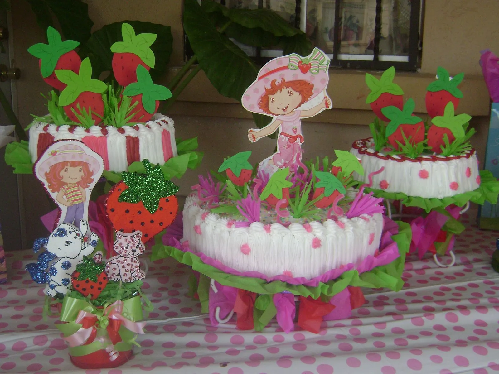 Sorpresas Creativas: Les presento a Rosita Fresita Sorpresas Creativas: Les presento a Rosita Fresita