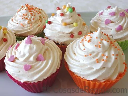 Pastelitos de merengue, un placer dulce e irresistible Pastelitos de merengue, un placer dulce e irresistible