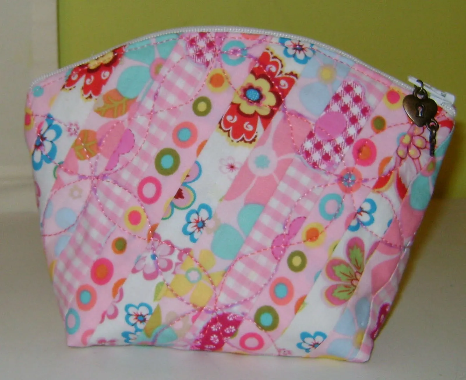 Patchwork Estudio: Neceser Secretos de Belleza Patchwork Estudio: Neceser Secretos de Belleza