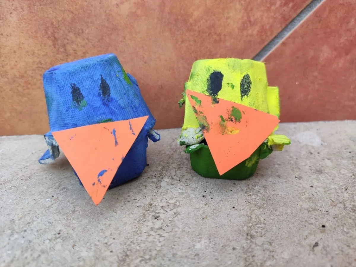 Patos de cartón con hueveras para niños #yomequedoencasa | Manualidades On Patos de cartón con hueveras para niños #yomequedoencasa | Manualidades On