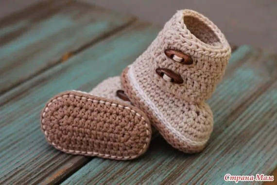 Patron botines tejidos a crochet para bebe -