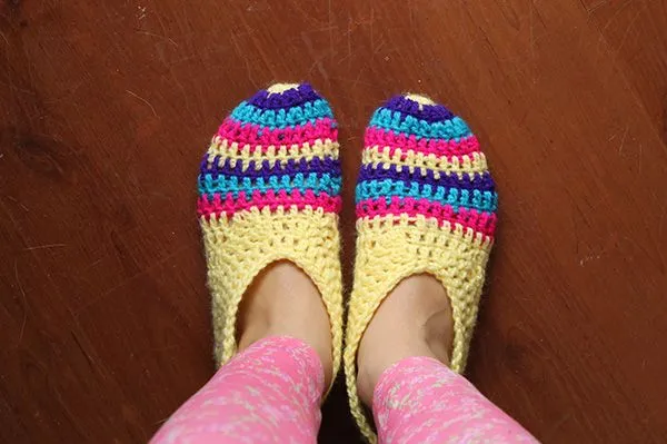 Patrón: pantuflas a crochet | Corriendo con Tijeras