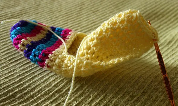 Patrón: pantuflas a crochet | Corriendo con Tijeras