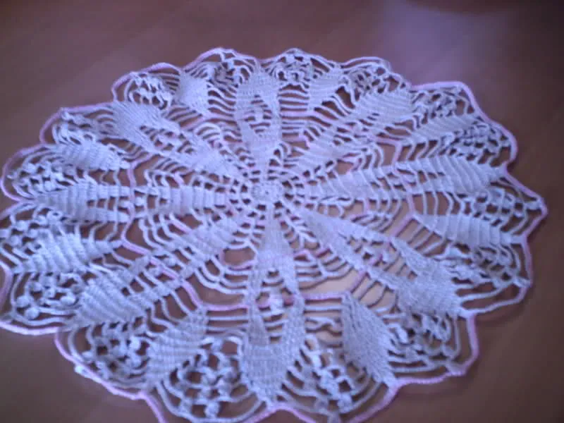 Patrón para realizar tapete en redondo a crochet (en dos colores) Patrón para realizar tapete en redondo a crochet (en dos colores)