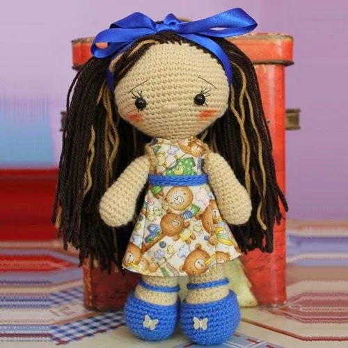 Patrones Amigurumi: Muñeca de cabeza grandota