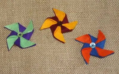  ... manualidades plumas: Molinillos de viento. Broches de fieltro