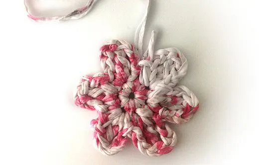 Patrones de flores a crochet para trapillo | diarioartesanal Patrones de flores a crochet para trapillo | diarioartesanal