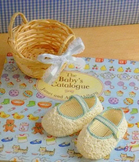 Patrones para tejer zapatitos de bebe con ganchillo | Zapatos y ... Patrones para tejer zapatitos de bebe con ganchillo | Zapatos y ...