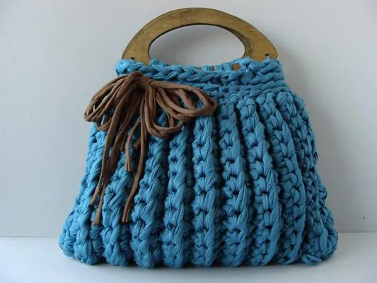 Patrones con trapillo (17): bolso con efecto "surcos" | DulcesAmigus Patrones con trapillo (17): bolso con efecto "surcos" | DulcesAmigus