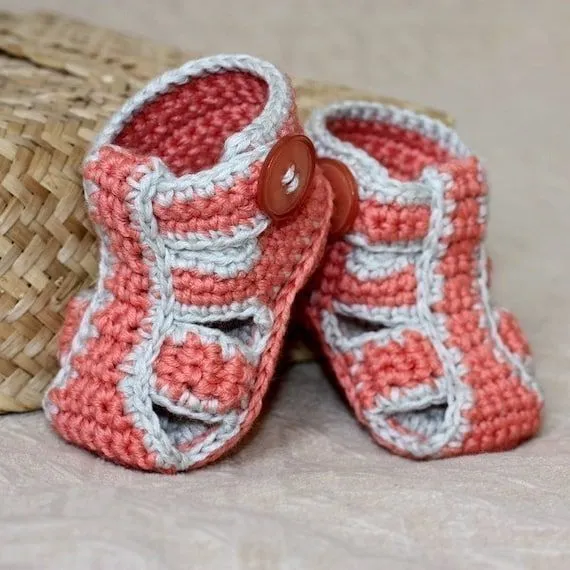 Detalles y retos...: Zapatitos tejidos para bbs