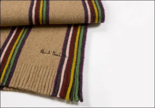 Paul Smith apuesta por bufandas de rayas - Tener Clase Paul Smith apuesta por bufandas de rayas - Tener Clase