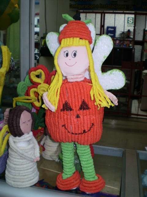 Manualidades de payasos en papel crepe - Imagui