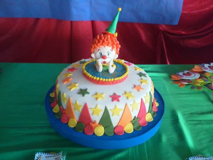 PAYASO PLIN PLIN, CON AUTO | ADORNOS TORTAS PORCELANA FRÍA ...