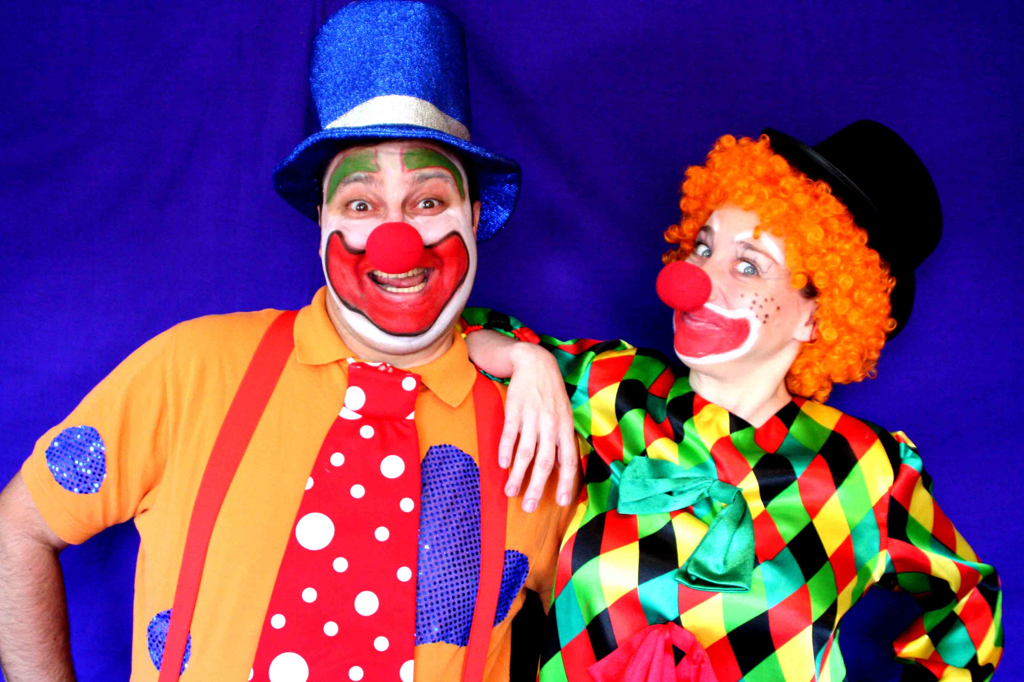 Payasos callejeros se preparan para celebrar a la Virgen de Guadalupe