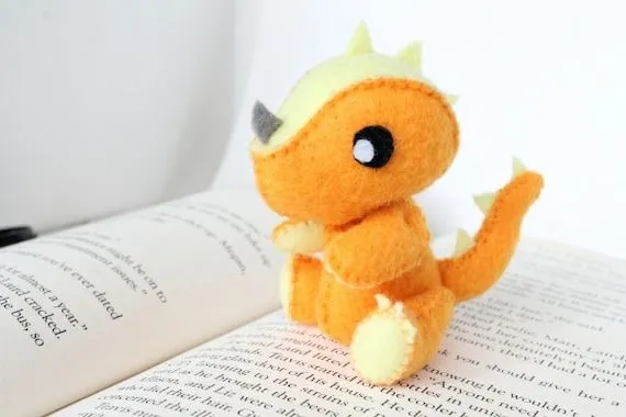 Pattern PDF peluche Dragon feutre par typingwithtea sur Etsy