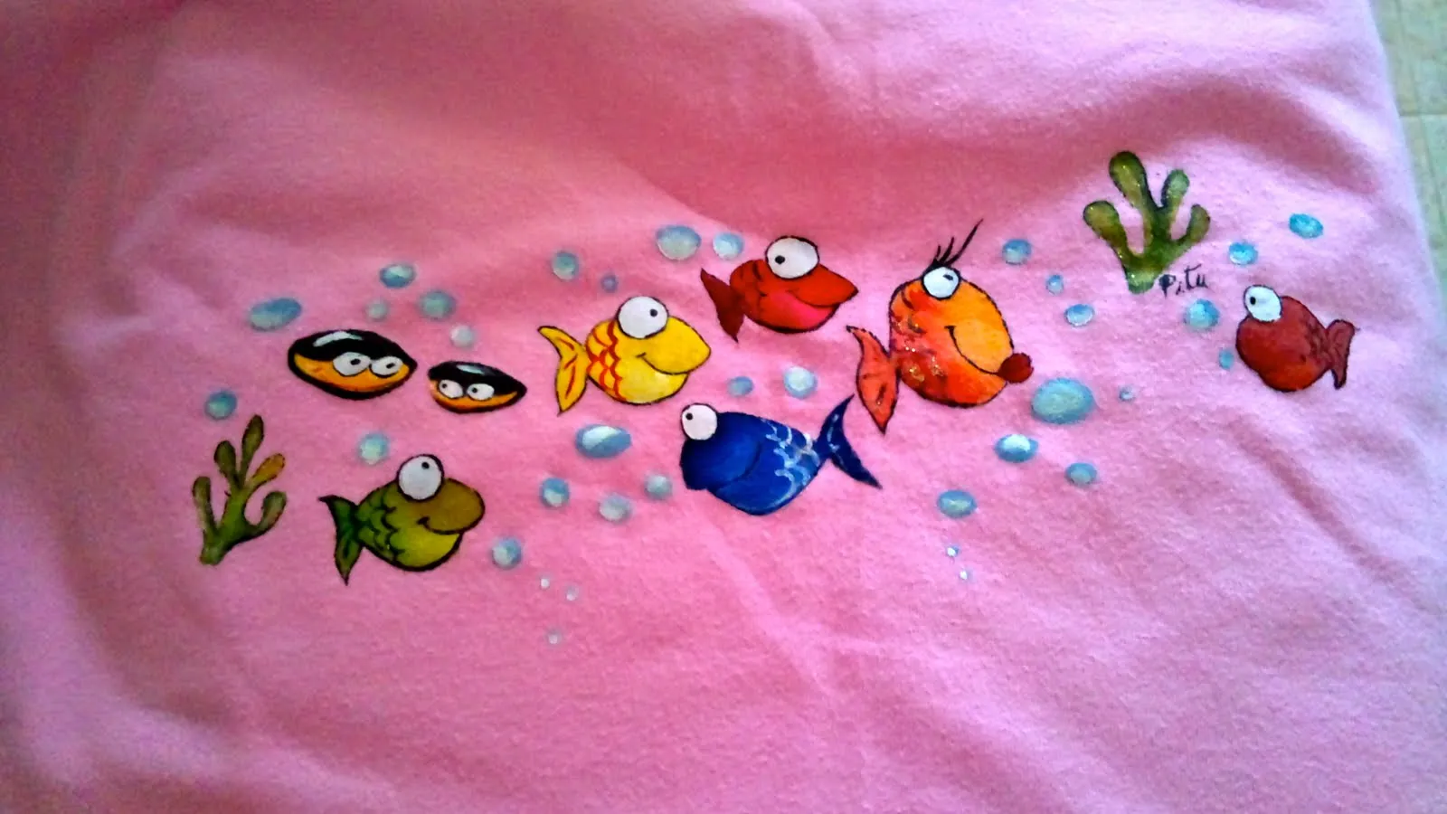 ... con sus peces de colores, me gustaron para pintar en una camiseta ... con sus peces de colores, me gustaron para pintar en una camiseta