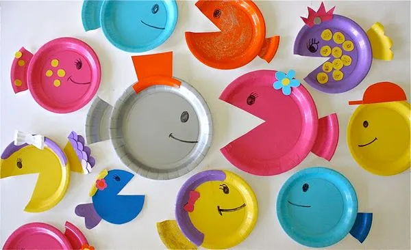 Peces con platos de plastico de colores | Manualidades faciles
