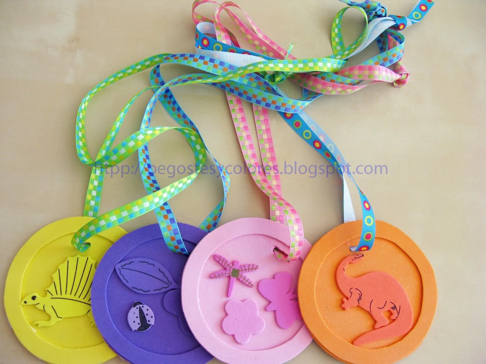 Pegostes y Colores: Medallas Olimpicas para Jugar de Foamy Pegostes y Colores: Medallas Olimpicas para Jugar de Foamy
