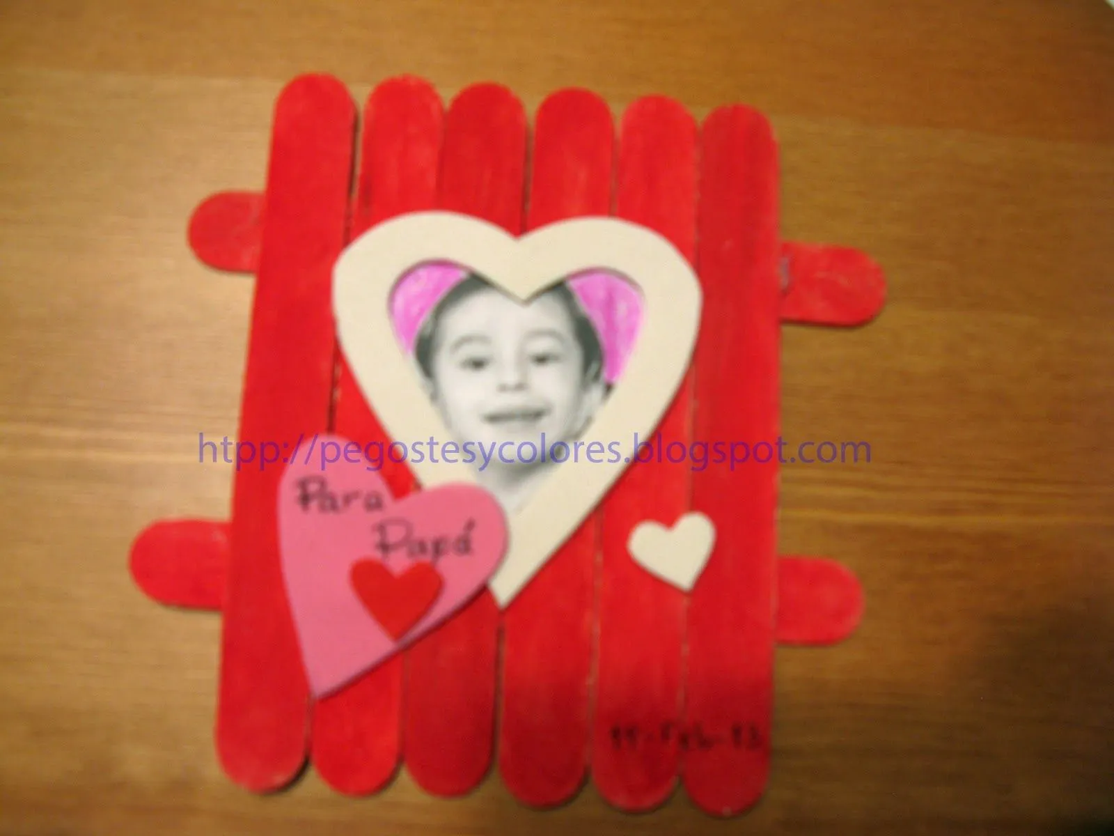 Pegostes y Colores: Mini Cuadro de San Valentin con Palitos