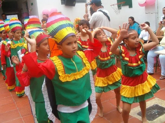 Peinados para baile mapale - Imagui