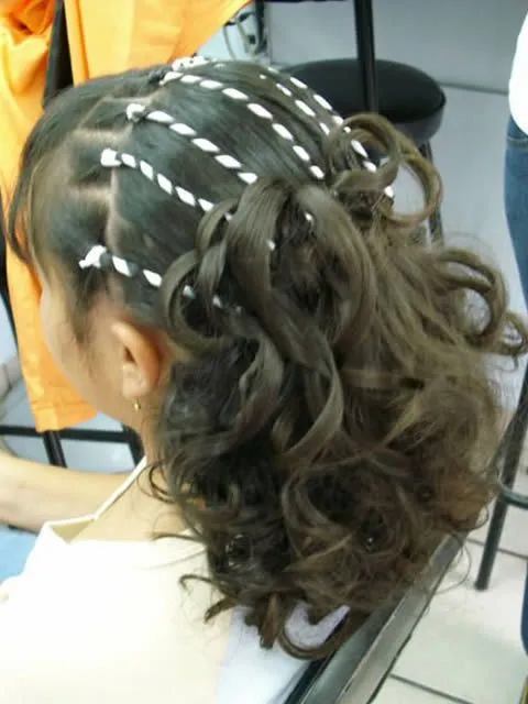 LA BOUTIQUE DE LA BELLEZA: PRIMERAS COMUNIONES NIÑAS TENDENCIAS 2012 LA BOUTIQUE DE LA BELLEZA: PRIMERAS COMUNIONES NIÑAS TENDENCIAS 2012