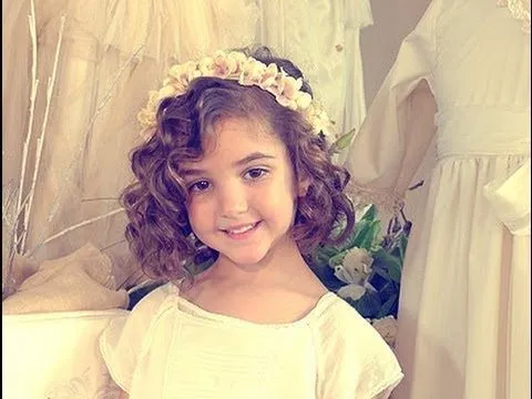 Cómo hacer peinados para niñas con pelo rizado - YouTube Cómo hacer peinados para niñas con pelo rizado - YouTube
