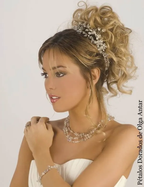 Peinados y tocados para quinceañeras | Moda, vestidos de boda ... Peinados y tocados para quinceañeras | Moda, vestidos de boda ...