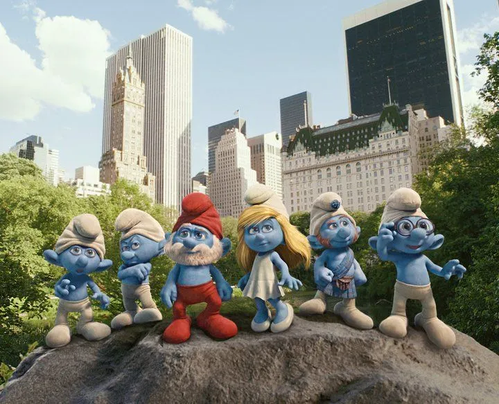  ... en la pelicula que son papa pitufo pitufina pitufo valiente pitufo