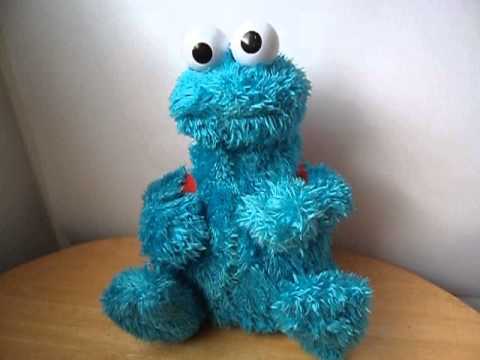 Peluche Comegalletas Count 'n Crunch Cookie Monster Hasbro - YouTube