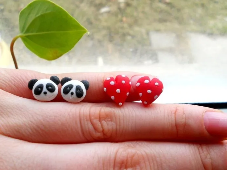 Pendientes de fimo. Osos panda y corazones. | Hi hi hi, mira ...