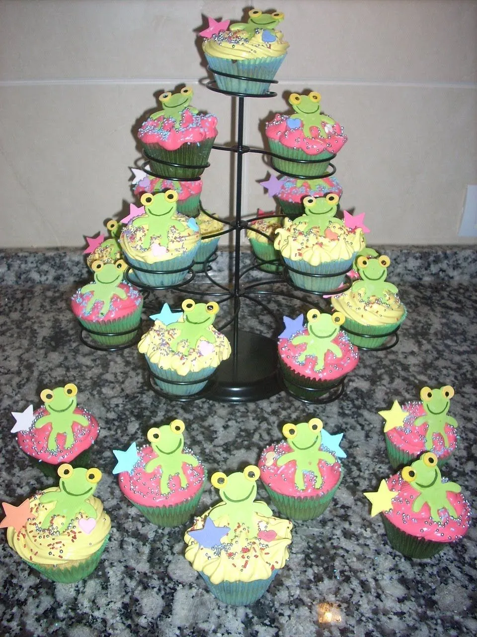 Pequeñas Tentaciones: Cupcakes de Sapo Pepe Pequeñas Tentaciones: Cupcakes de Sapo Pepe
