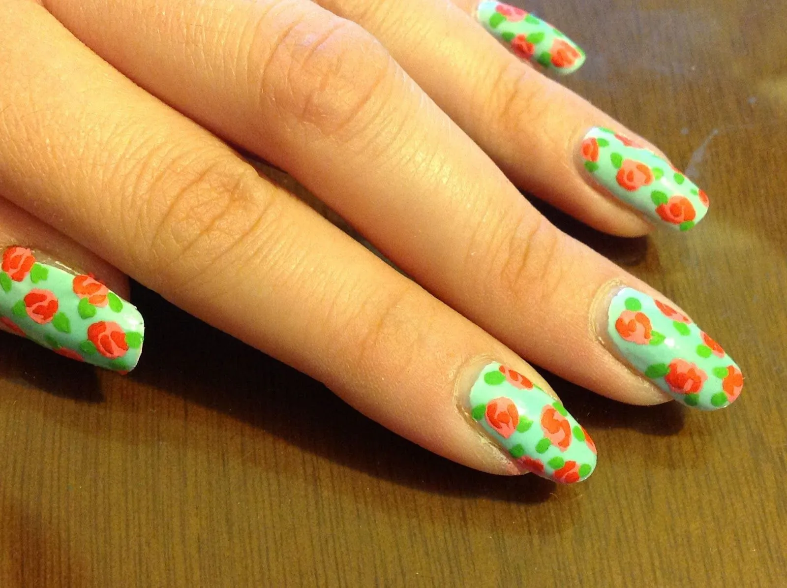 Mi pequeño mundo rosa ♥: Diseño de uñas vintage con flores Mi pequeño mundo rosa ♥: Diseño de uñas vintage con flores