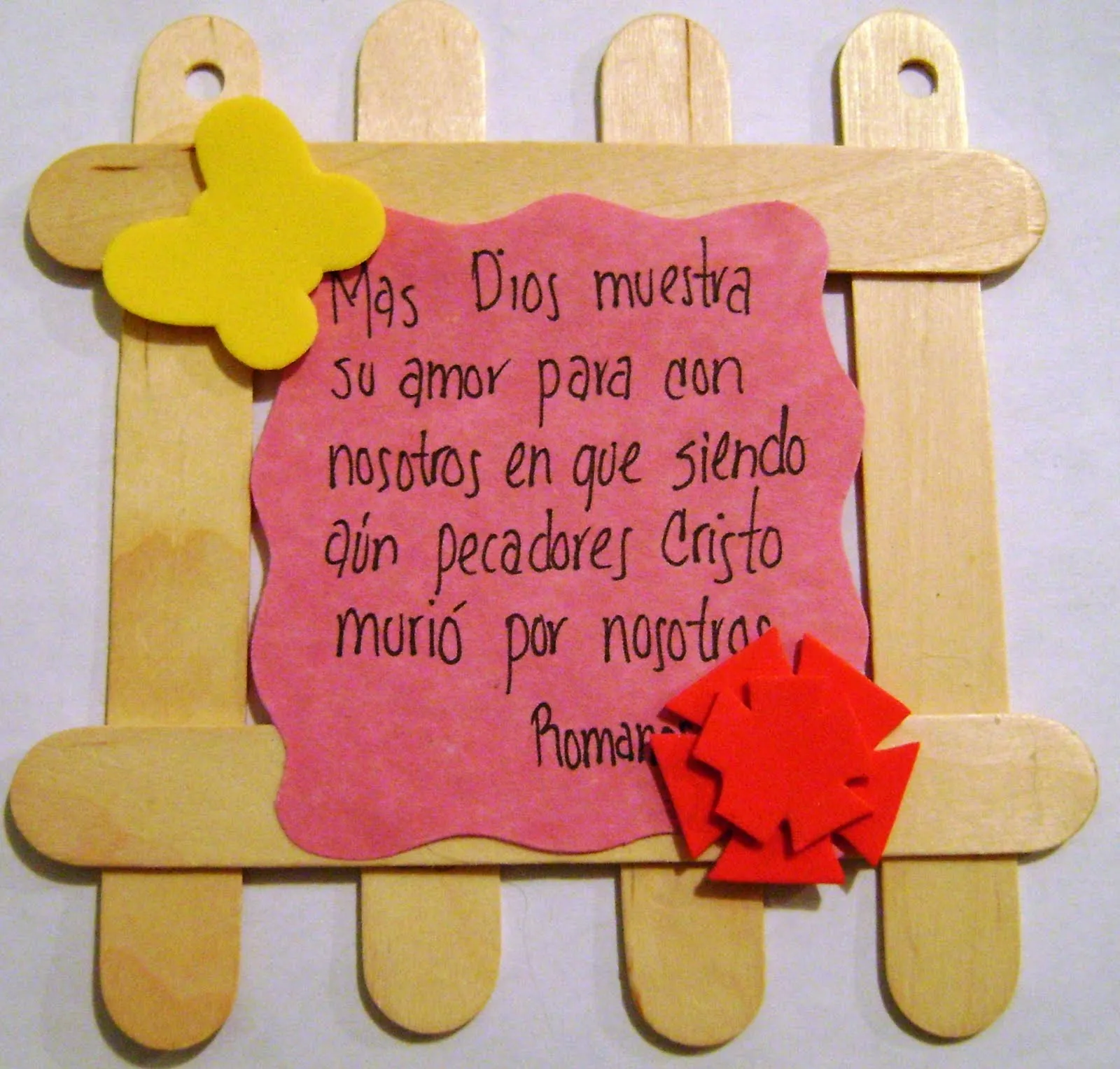 UN PEQUEÑO RINCÓN: MANUALIDADES