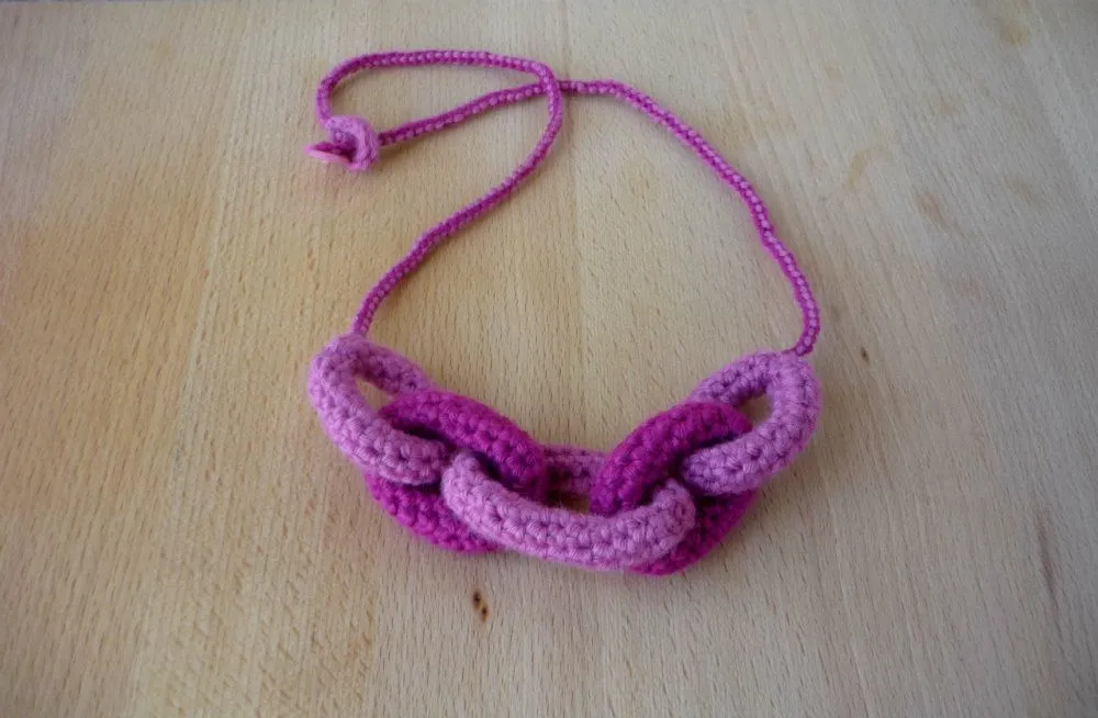 Pequeños detalles hechos a mano...........: Collares tejidos a crochet Pequeños detalles hechos a mano...........: Collares tejidos a crochet