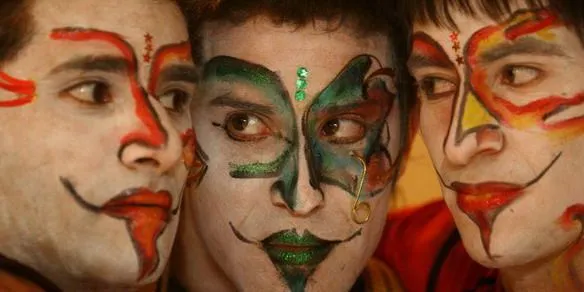 Pequeños murguistas: Maquillaje y Vestuario Pequeños murguistas: Maquillaje y Vestuario