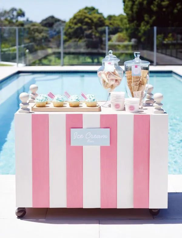 Perfect Party: Fiesta alrededor de una piscina - Summer pool party Perfect Party: Fiesta alrededor de una piscina - Summer pool party