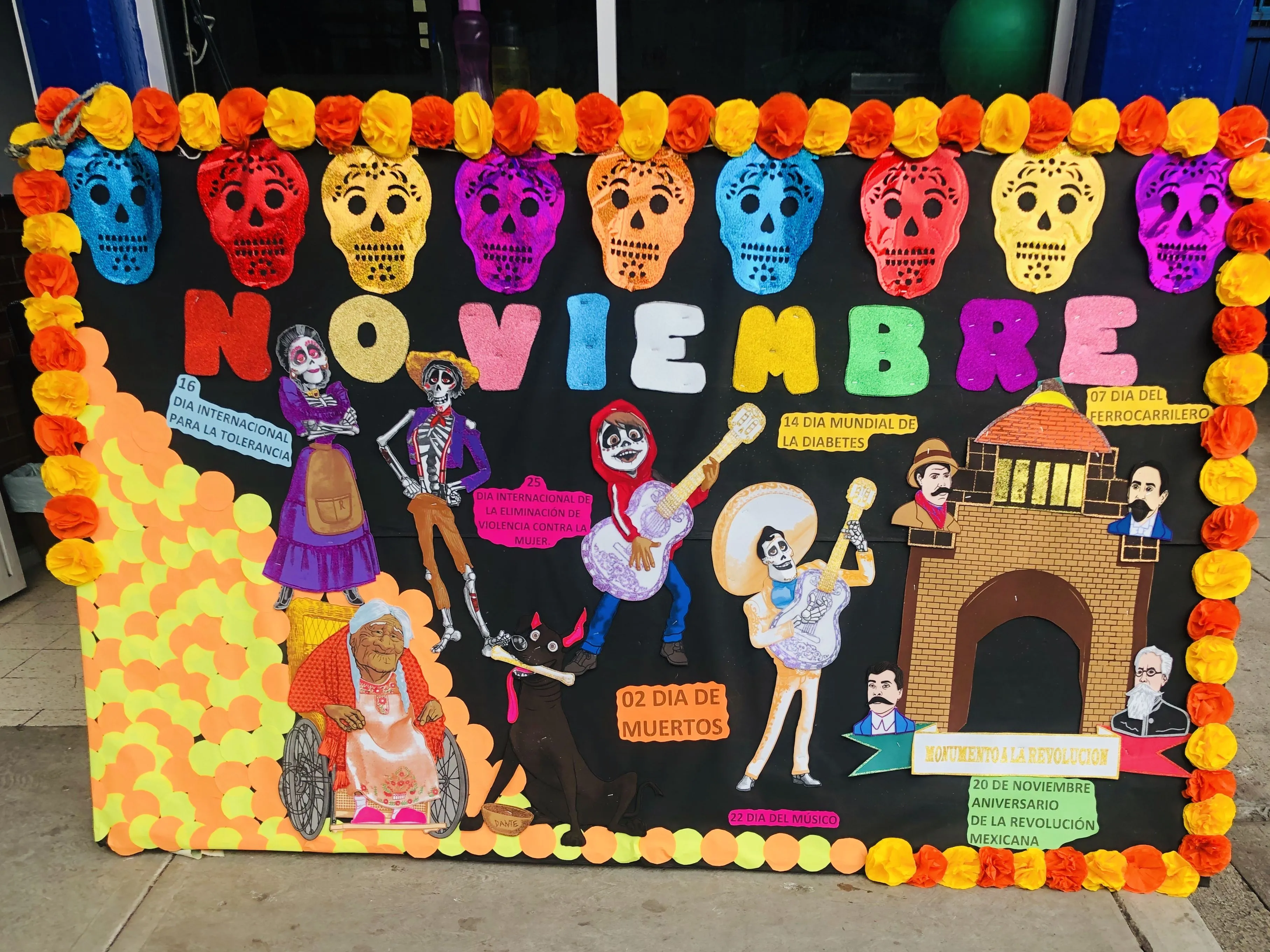 Periódico Mural Noviembre 