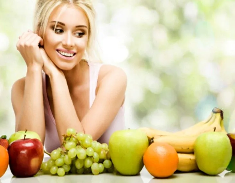 Personas alimentandose - Imagui