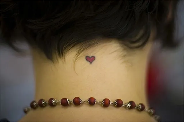 No todas las personas que respiran están vivas: Tatuajes para mujeres No todas las personas que respiran están vivas: Tatuajes para mujeres