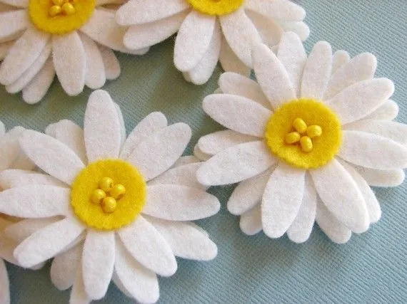 Pétalos | Broches de Fieltro | ideas y trucos para Broches de fieltro