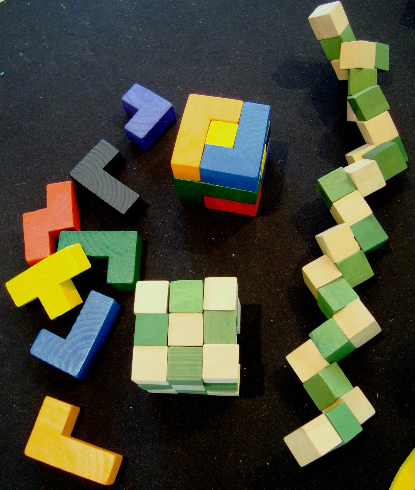 Petekus, la magia de aprender jugando: CUBO SERPIENTE- CUBO TETRIX Petekus, la magia de aprender jugando: CUBO SERPIENTE- CUBO TETRIX