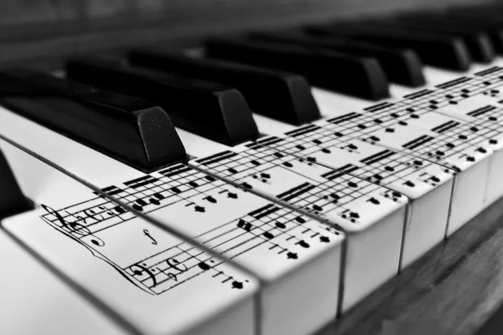 Piano-wide-i.jpg